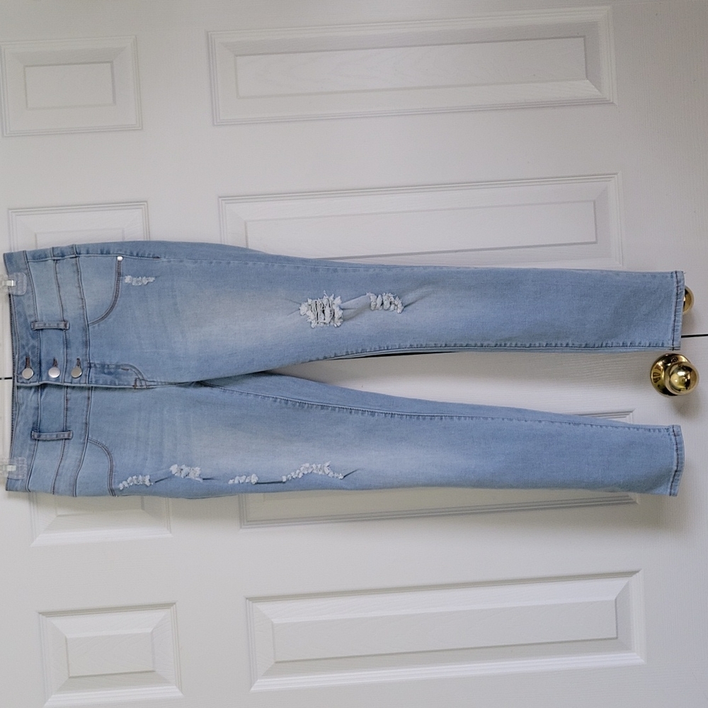 Jeans - Picture 2 of 3